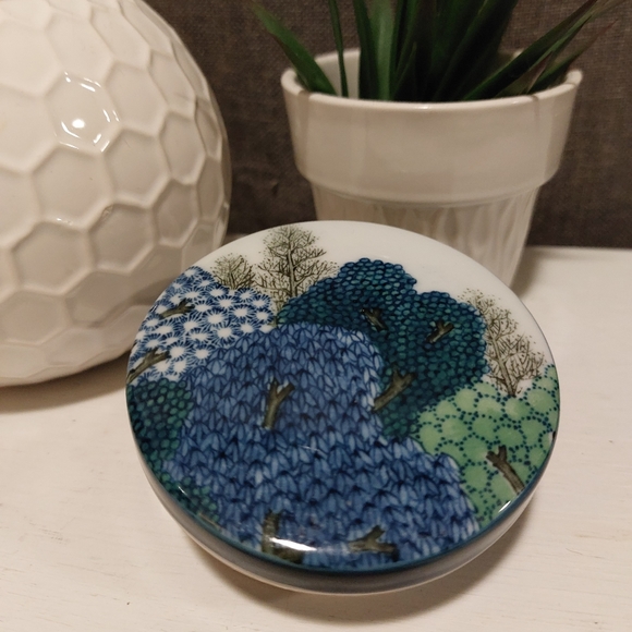 Vintage Takahashi Blue Forest Trinket Box - Picture 6 of 6